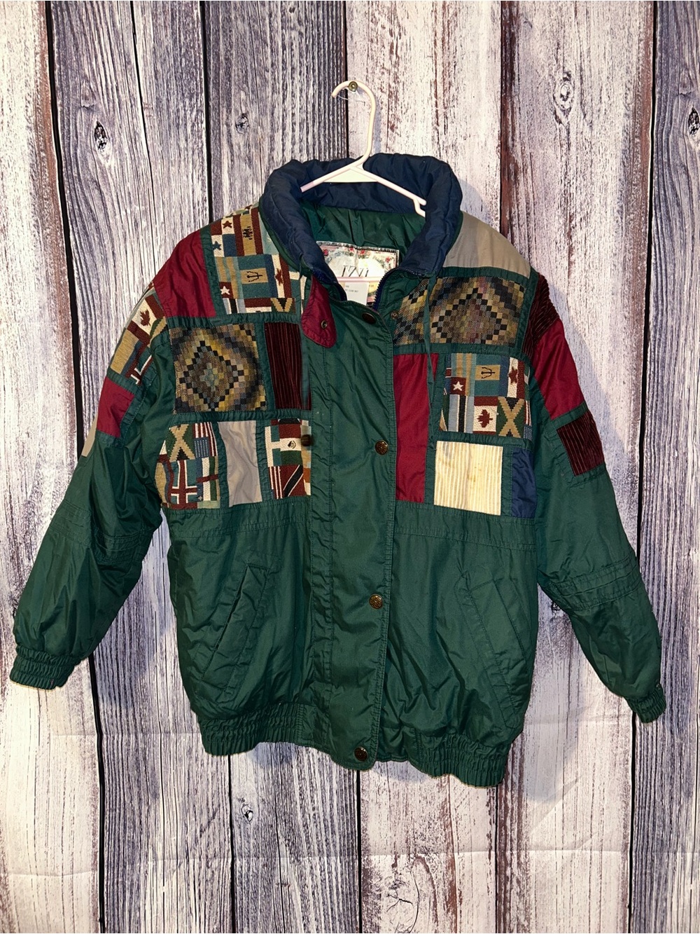 Izzi Vintage Puffer Ski Jacket corduroy patches aztec Southwestern Womens Med